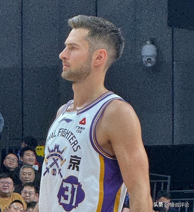 开云体育官方网-接下来要签谁？北控男篮裁掉锋线外援基兹林克 新赛季场均仅4.3分